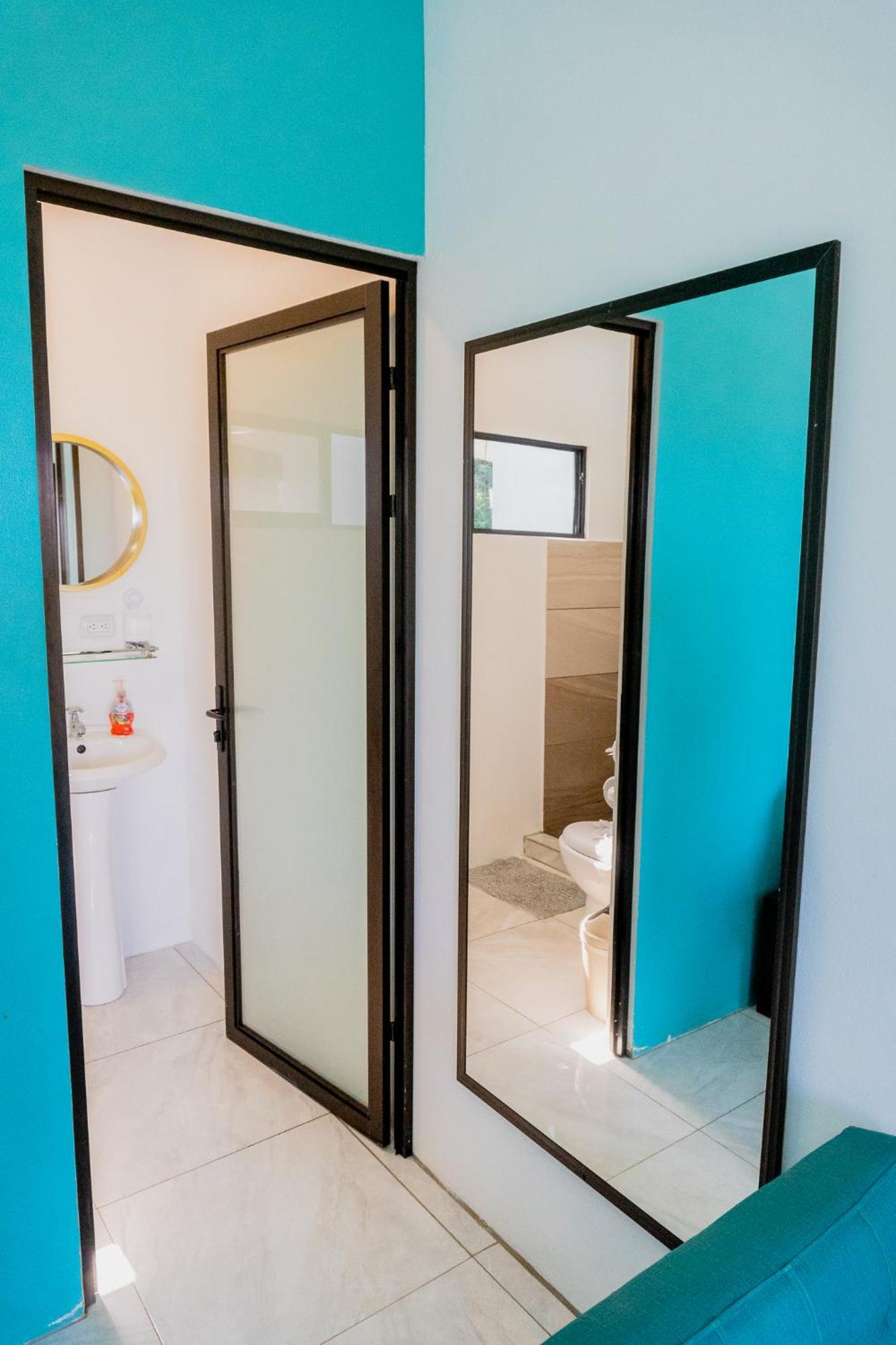 Puerto Viejo de Talamanca Ocean'S Breeze Apartment And Rooms المظهر الخارجي الصورة